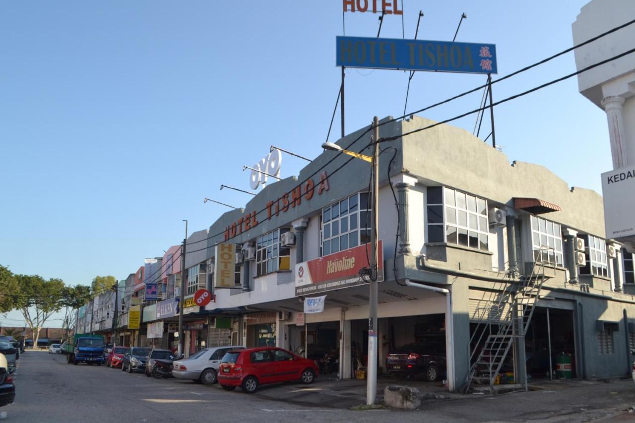 Oyo 89737 Hotel Tishoa Kampong Batu Tiga Exterior photo